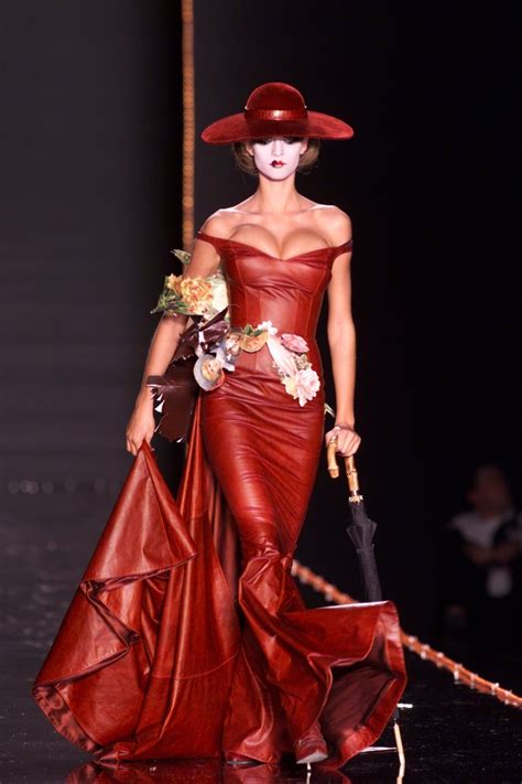 john galliano runway.